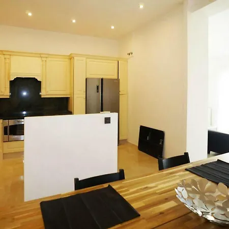Holiday Flat - Cos021026-p *